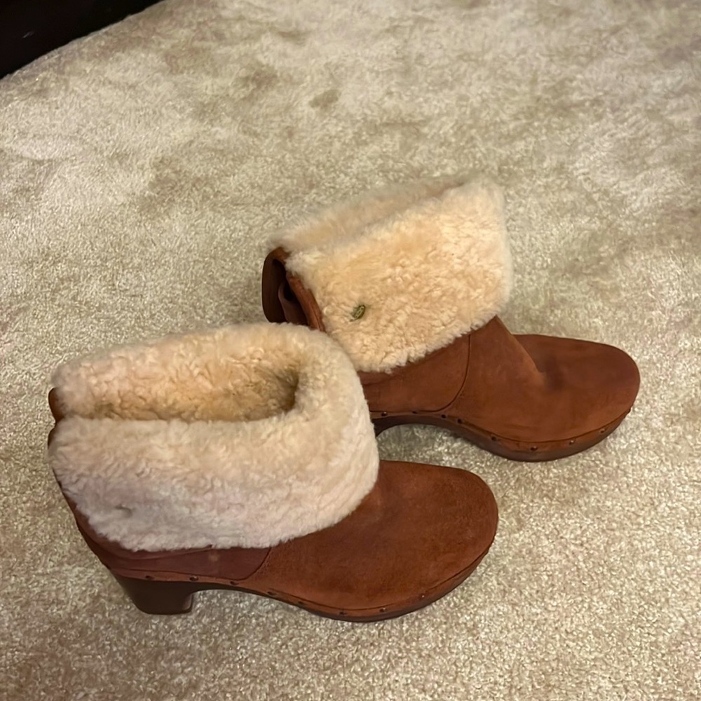 Ugg brown suede fur booties size 6